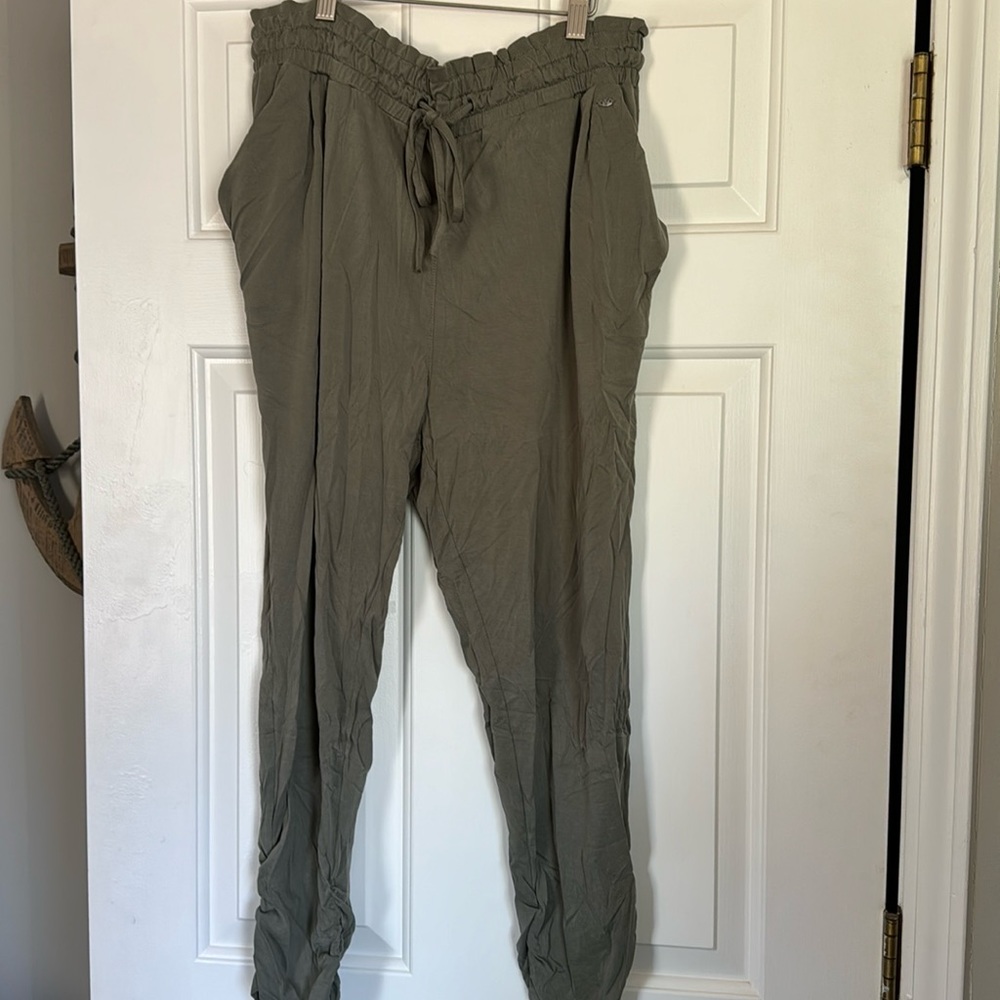 AE Jogger